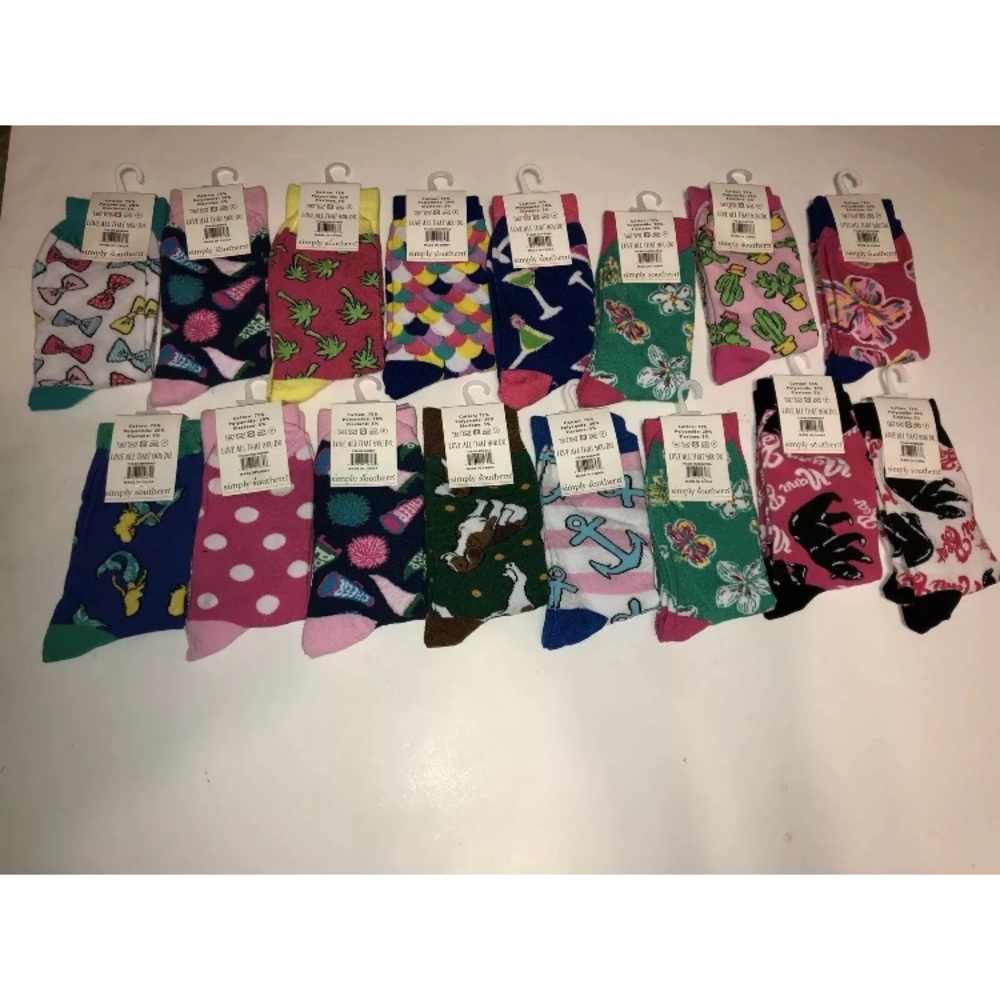 Lot Of 16 pair Super Cute Simply Southern Socks - Picture 2 of 5